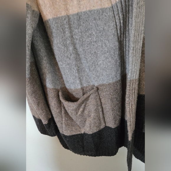 Evri Cream And Gray Striped Sweater Size 2X - Picture 3 of 7